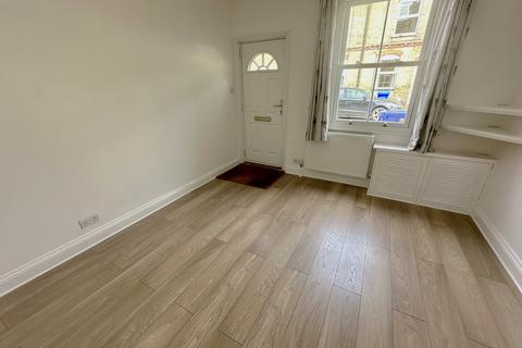 2 bedroom terraced house to rent, Stanley Road, Newmarket, Suffolk