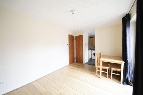 1 bedroom flat to rent, Mandeville Court, Chingford, London E4