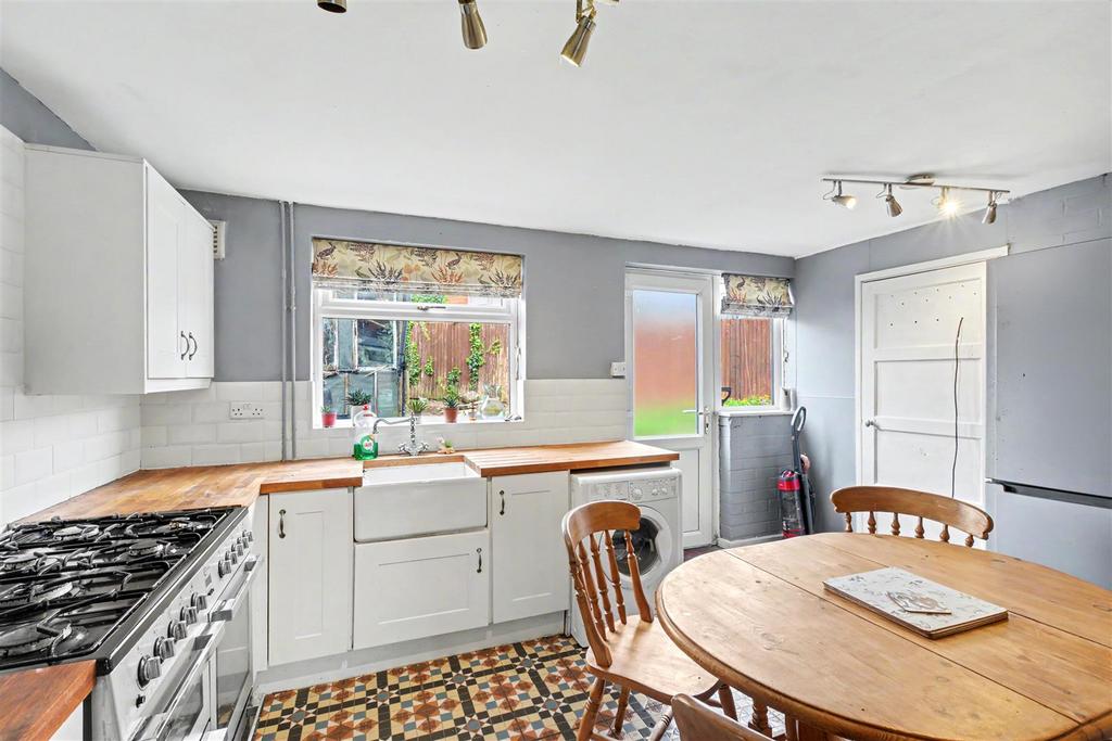 House in Nottingham, Bilborough - More