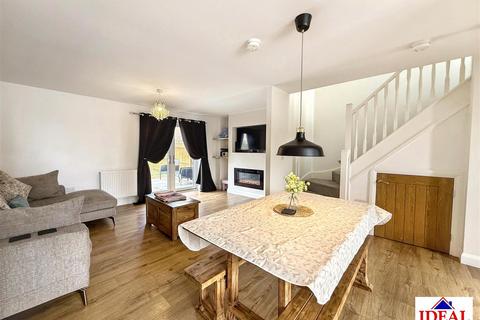 2 bedroom semi-detached house for sale, Llewelyn Crescent, Askern, Doncaster