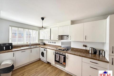 2 bedroom semi-detached house for sale, Llewelyn Crescent, Askern, Doncaster