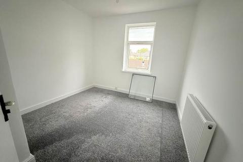 3 bedroom terraced house to rent, Fieldway, Dagenham RM8