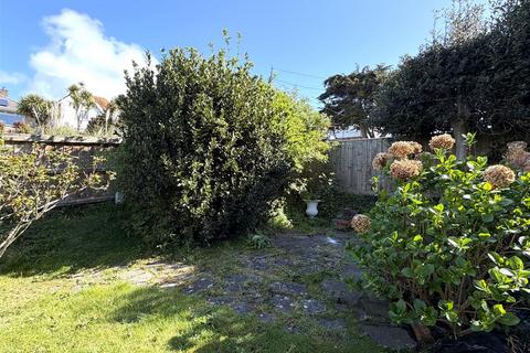 Studio for sale, Granville Rise, Totland Bay