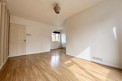 3 bedroom house to rent, Badminton Road, Gloucester, GL4