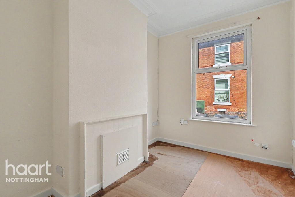 House in Nottingham - View 3
