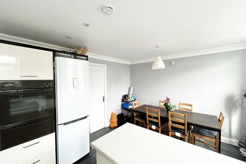 3 bedroom apartment to rent, Valencia Road, STANMORE