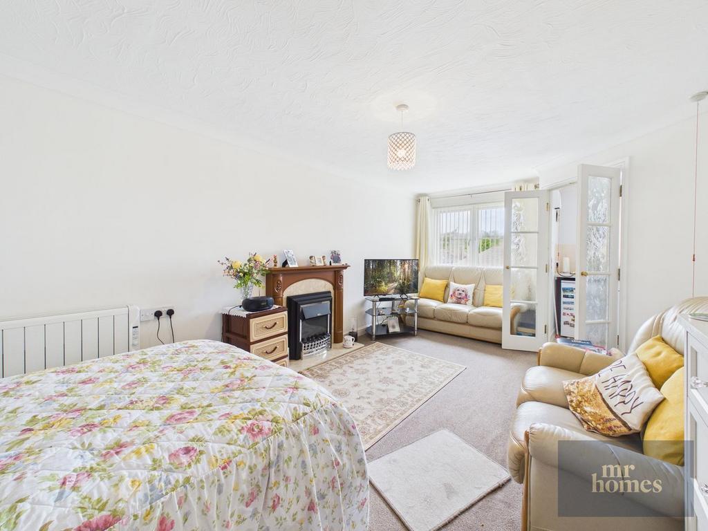 Bedroom, fireplace