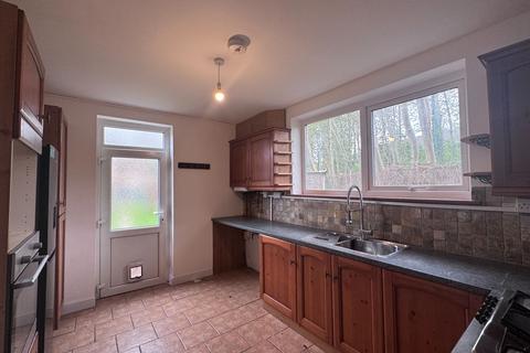 2 bedroom end of terrace house to rent, Ashmoor Road, Manchester, M22