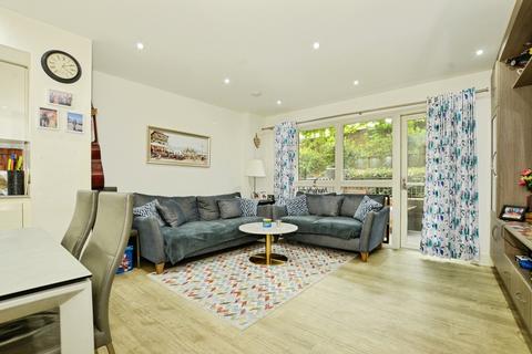 3 bedroom flat for sale, Lyon Road, Harrow, HA1