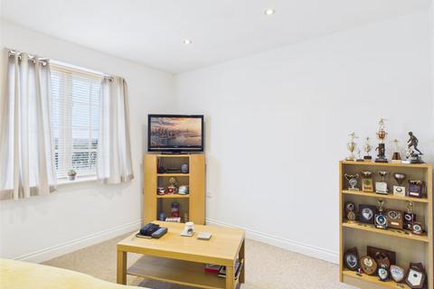 2 bedroom flat for sale, Station Road, Derby DE74