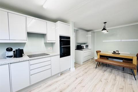 3 bedroom semi-detached house for sale, Ings Mill Drive, Clayton West, Huddersfield, HD8 9PW