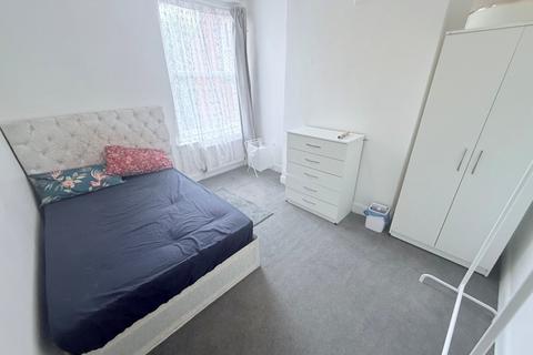 1 bedroom in a house share to rent, Birnam Road, Finsbury Park