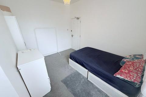 1 bedroom in a house share to rent, Birnam Road, Finsbury Park