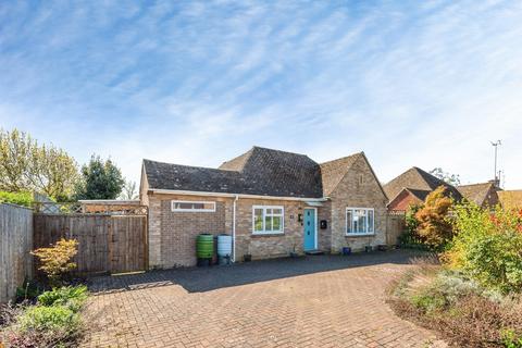 3 bedroom detached bungalow for sale, Colton Road, Shrivenham, Swindon