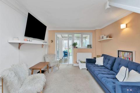 3 bedroom end of terrace house for sale, Burns Road, Royston SG8