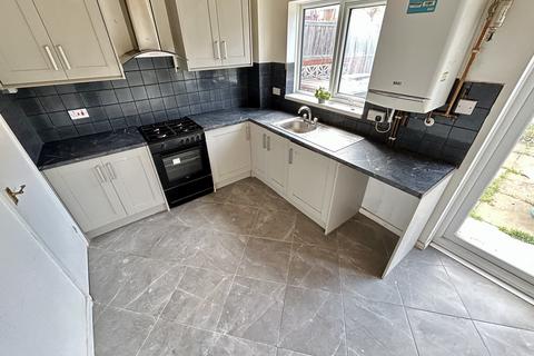 3 bedroom semi-detached house to rent, Temple Way, Tividale, OLDBURY