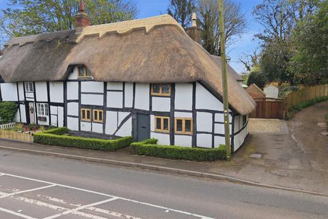 3 bedroom cottage for sale, Station Road, Evesham WR11