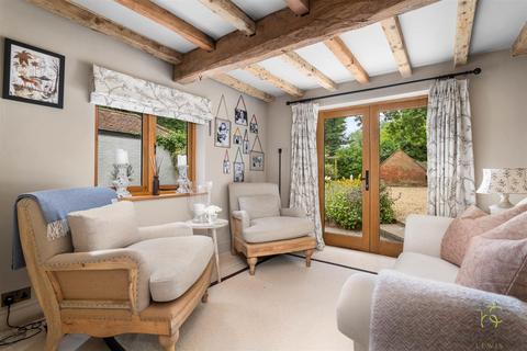 3 bedroom cottage for sale, Station Road, Evesham WR11