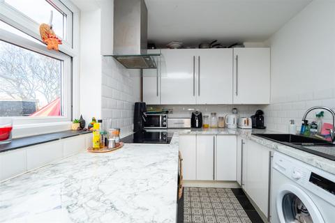 2 bedroom apartment for sale, Stanley Road, Sutton
