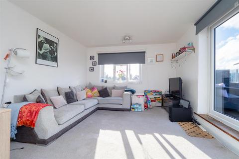 2 bedroom apartment for sale, Stanley Road, Sutton