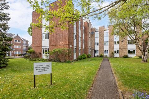 Stanley Road, Sutton
