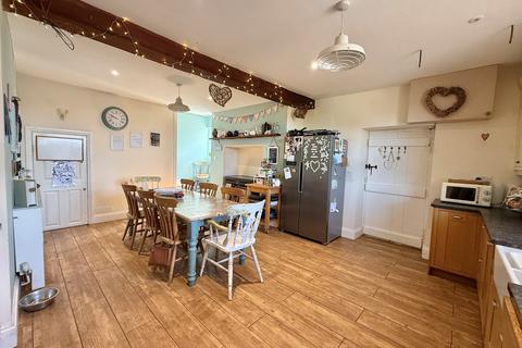 undefined, TAVISTOCK PL19