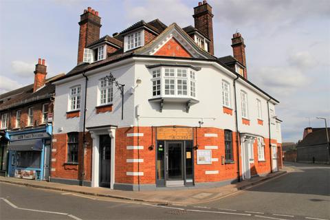 3 bedroom flat to rent, High Street, Ingatestone, CM4