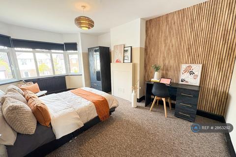 6 bedroom semi-detached house to rent, St Mark St, Gloucester, GL1