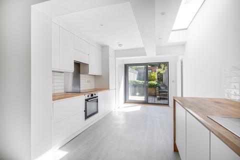 2 bedroom terraced house for sale, Bell Road, Norwich