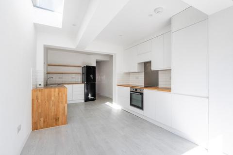 2 bedroom terraced house for sale, Bell Road, Norwich