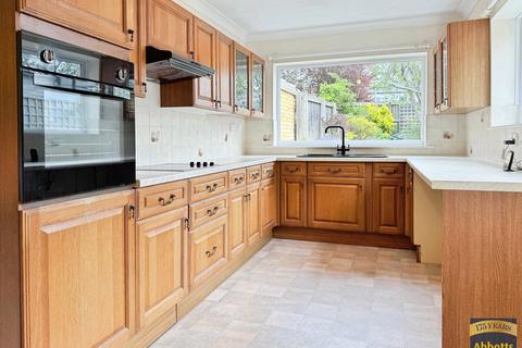 3 bedroom semi-detached house to rent, Winthrop Road, Bury St. Edmunds, IP33
