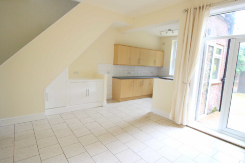 2 bedroom terraced house to rent, Riverside Road, Preston PR1