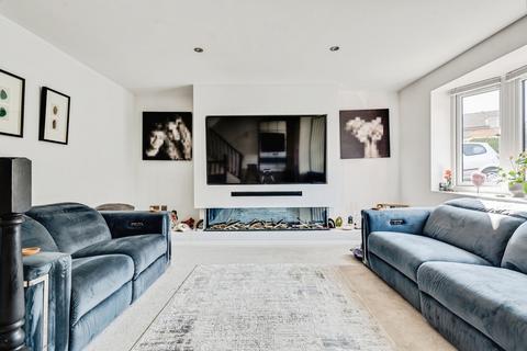 4 bedroom detached house for sale, Southernwood Drive, SWINDON, Wiltshire, SN2