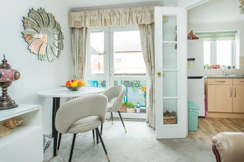 1 bedroom retirement property for sale, Richmond Street, Herne Bay, Kent, CT6