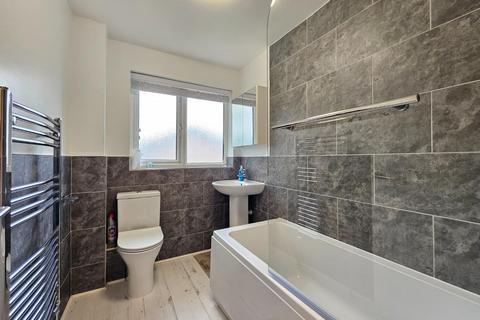 2 bedroom terraced house to rent, Grove Lane, Hale, Altrincham