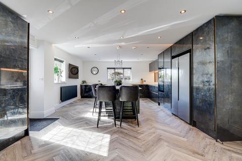 4 bedroom detached house for sale, Halifax Close, Bricket Wood, St. Albans, AL2