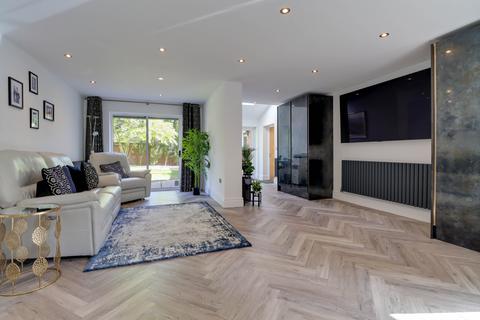 4 bedroom detached house for sale, Halifax Close, Bricket Wood, St. Albans, AL2