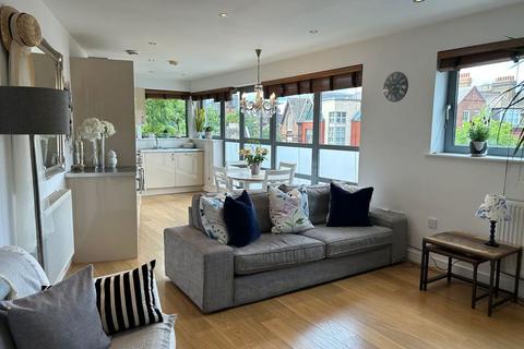 1 bedroom apartment for sale, Battersea Park Road, London, SW11 5DG