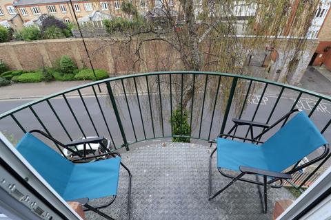 4 bedroom maisonette to rent, Acorn Walk, Rotherhithe SE16