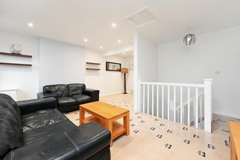 2 bedroom maisonette for sale, Cove Road, Farnborough, GU14