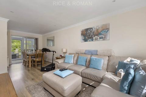 undefined, Fromow Gardens, Windlesham GU20