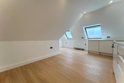 2 bedroom flat to rent, Wallington, Surrey SM6