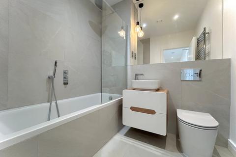 2 bedroom flat to rent, Wallington, Surrey SM6