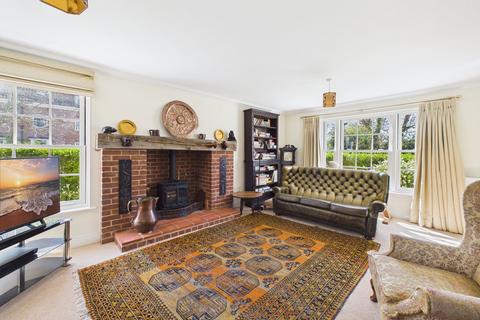 4 bedroom detached house for sale, Warren Avenue, Saxmundham