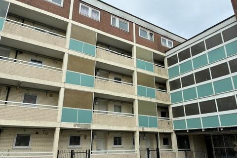 2 bedroom maisonette to rent, Irving Road, Southampton, SO16