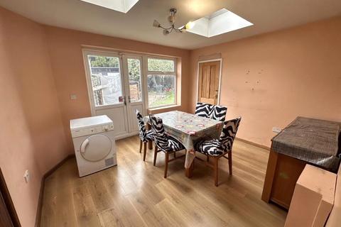 3 bedroom end of terrace house to rent, Harlington Road, Uxbridge, Greater London, UB8