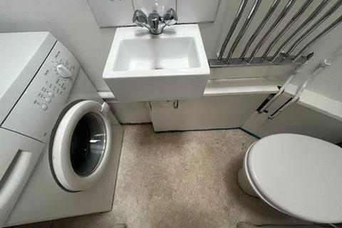 3 bedroom end of terrace house to rent, Harlington Road, Uxbridge, Greater London, UB8