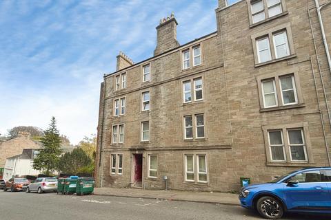 Flat - Cleghorn Street, Dundee, DD2