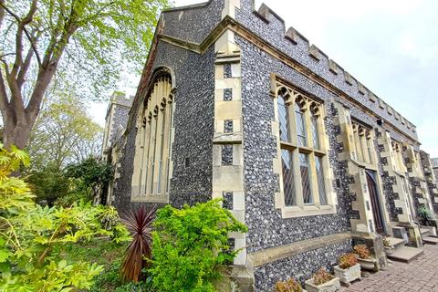 4 bedroom end of terrace house to rent, Church Road, Faversham, Kent, ME13