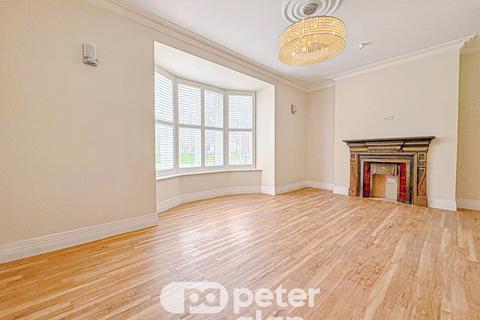 2 bedroom apartment to rent, Park Place, Cardiff, CF10